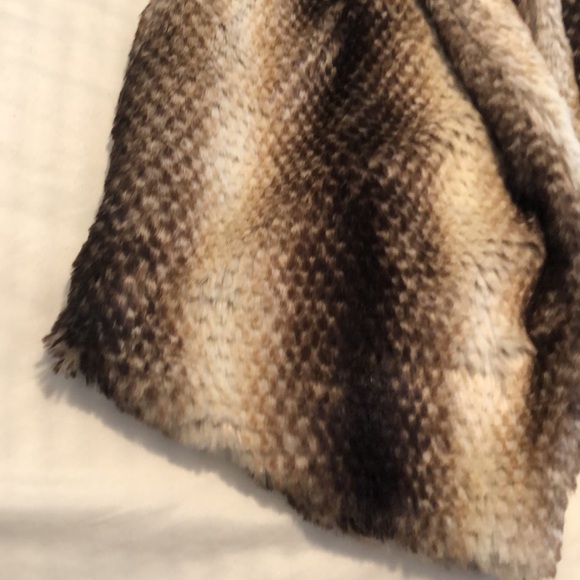 Show Me Your Mumu Fausta FauxFur Vest Women’s Size S - Picture 3 of 11